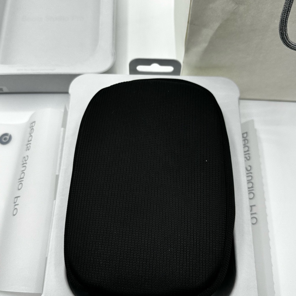 Beats Studio Pro Wireless Headphones Blue in Box w/ Charger - Picture 13 of 14